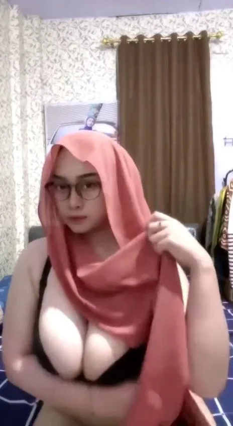 bu guru salsa bugil maksimal sambil mandi